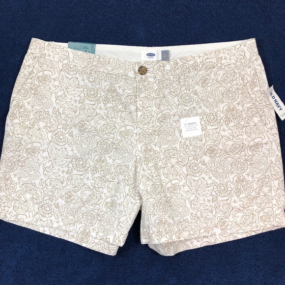 Old Navy Pants - NWT Old Navy Floral Mid-Length Shorts